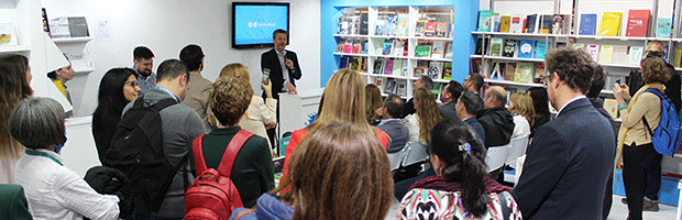 Inauguración del stand del CIN en la feria del libro 2022